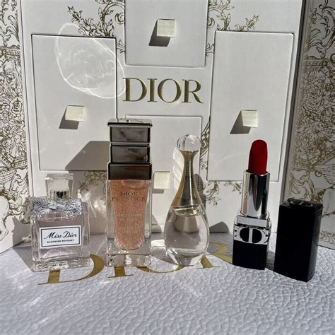 Dior Le Mini 30 Montaigne Holiday 2023 Discovery Set.